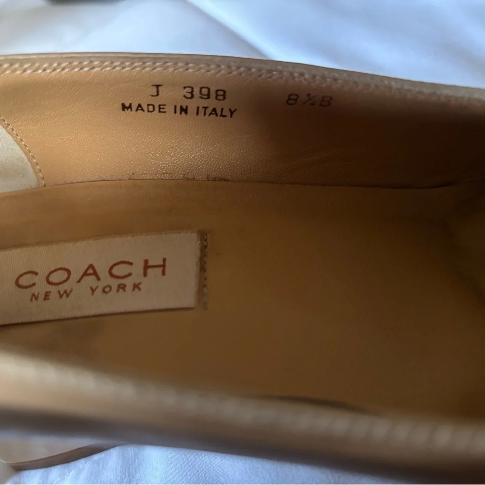 Vintage Coach Tan Pumps